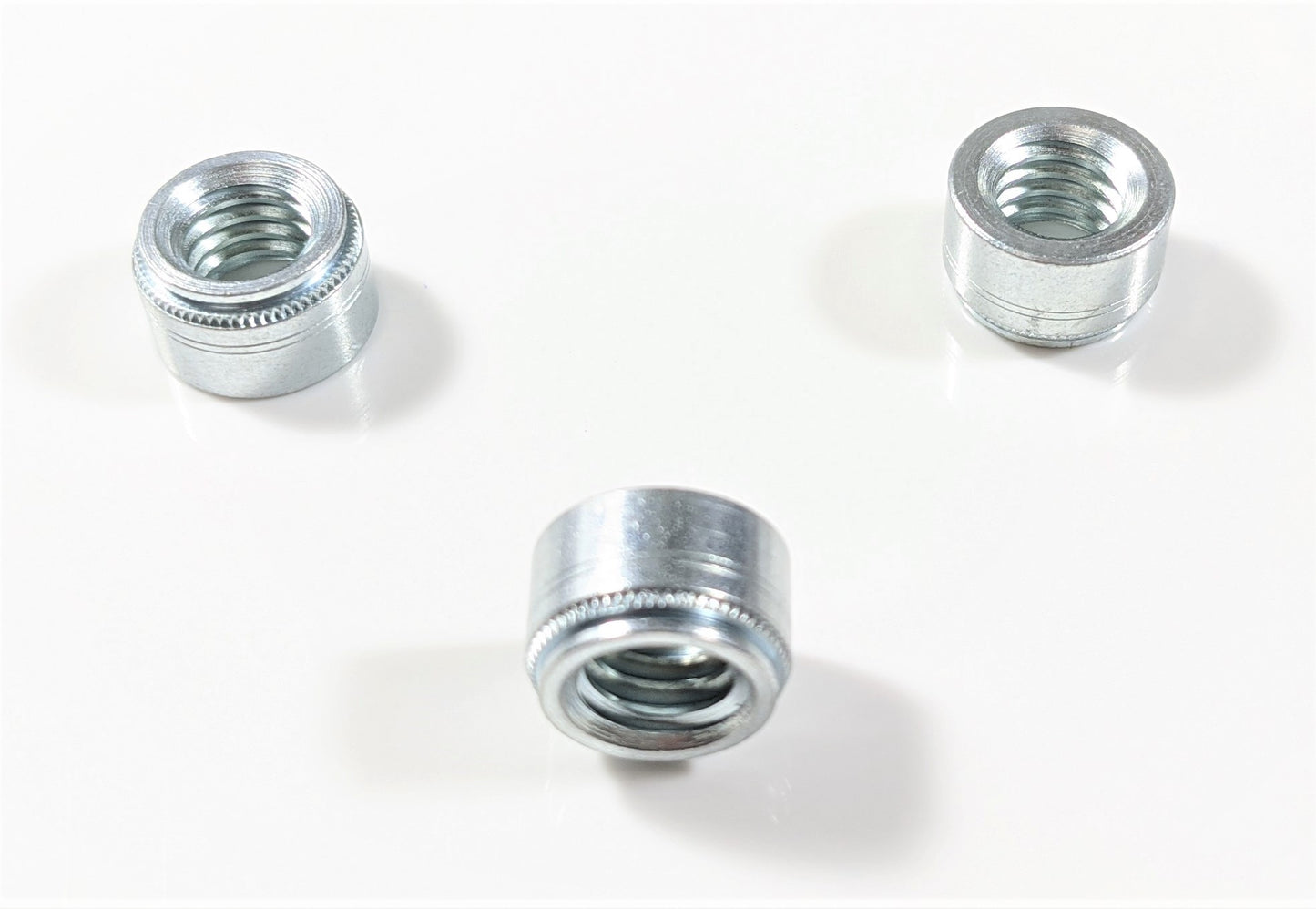 3/8-16 x Vástago: .087 Tuerca autoblocante Acero galvanizado PEM